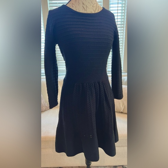 Jessica Simpson Dresses & Skirts - Jessica Simpson Black 3/4 Sleeve Dress Textured